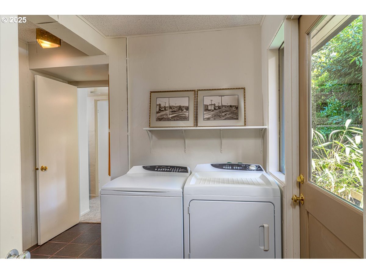 589 Ridgeway Road Lake Oswego, OR 97034 - Photo 14 of 41 Gallery Image 14