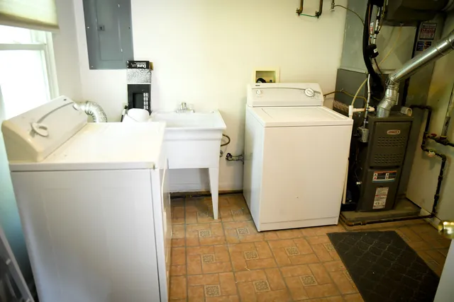 $160,000 | 366 Oswego Street, Park Forest, IL 60466