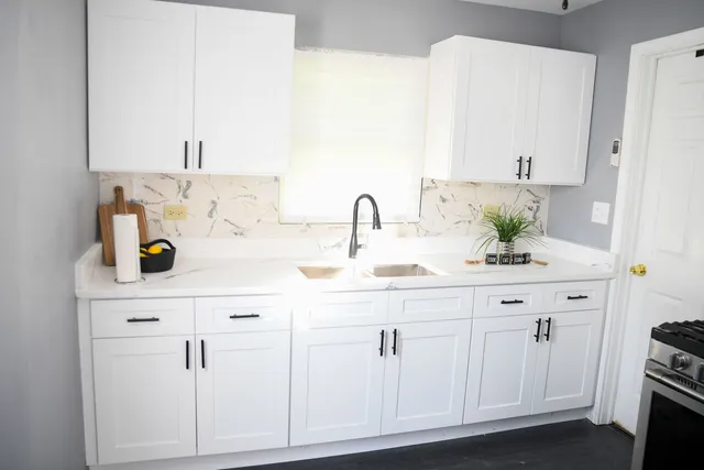 $160,000 | 366 Oswego Street, Park Forest, IL 60466