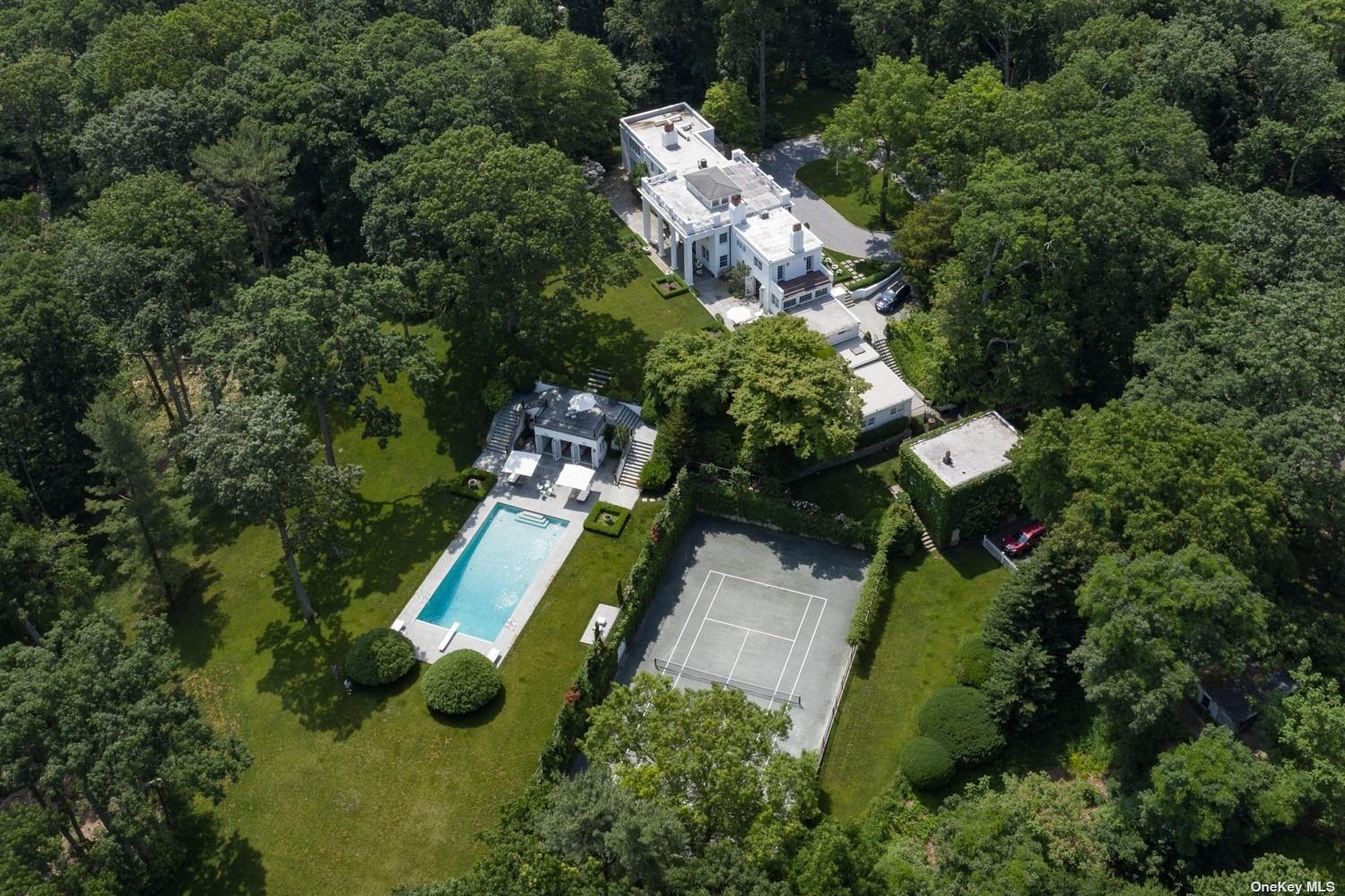 211 Sunset Road Oyster Bay, NY 11771 - Photo 18 of 32