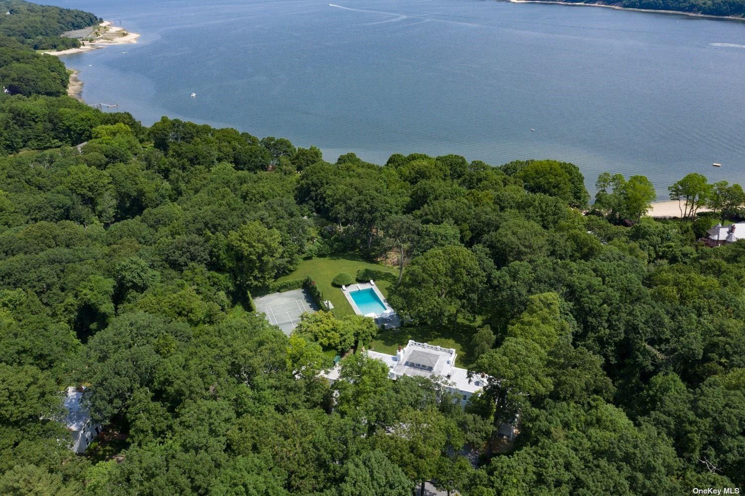 211 Sunset Road Oyster Bay, NY 11771 - Photo 21 of 32