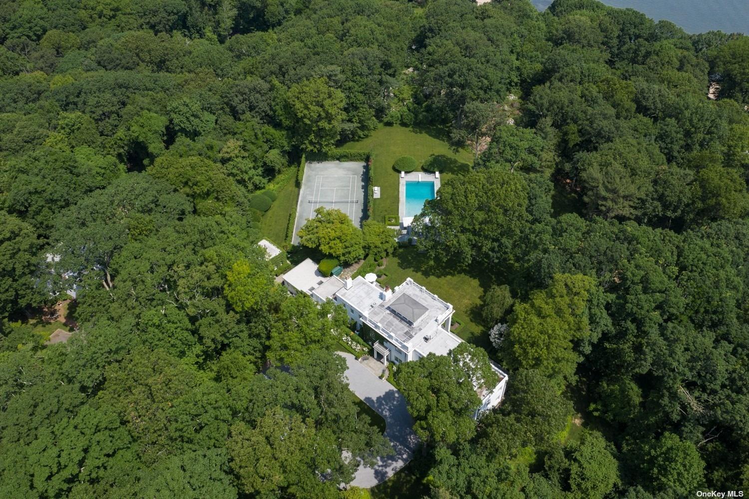 211 Sunset Road Oyster Bay, NY 11771 - Photo 23 of 32