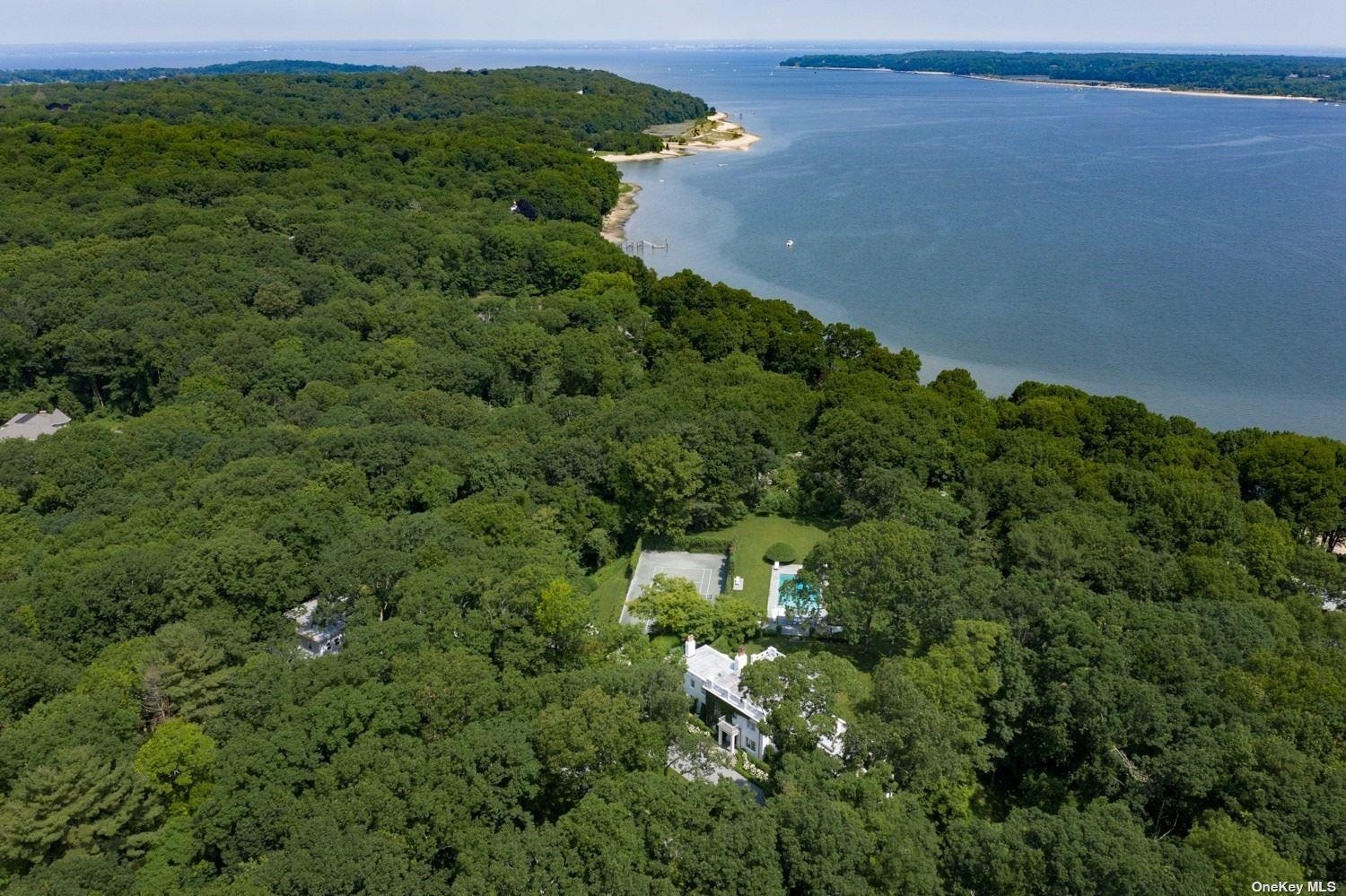 211 Sunset Road Oyster Bay, NY 11771 - Photo 28 of 32