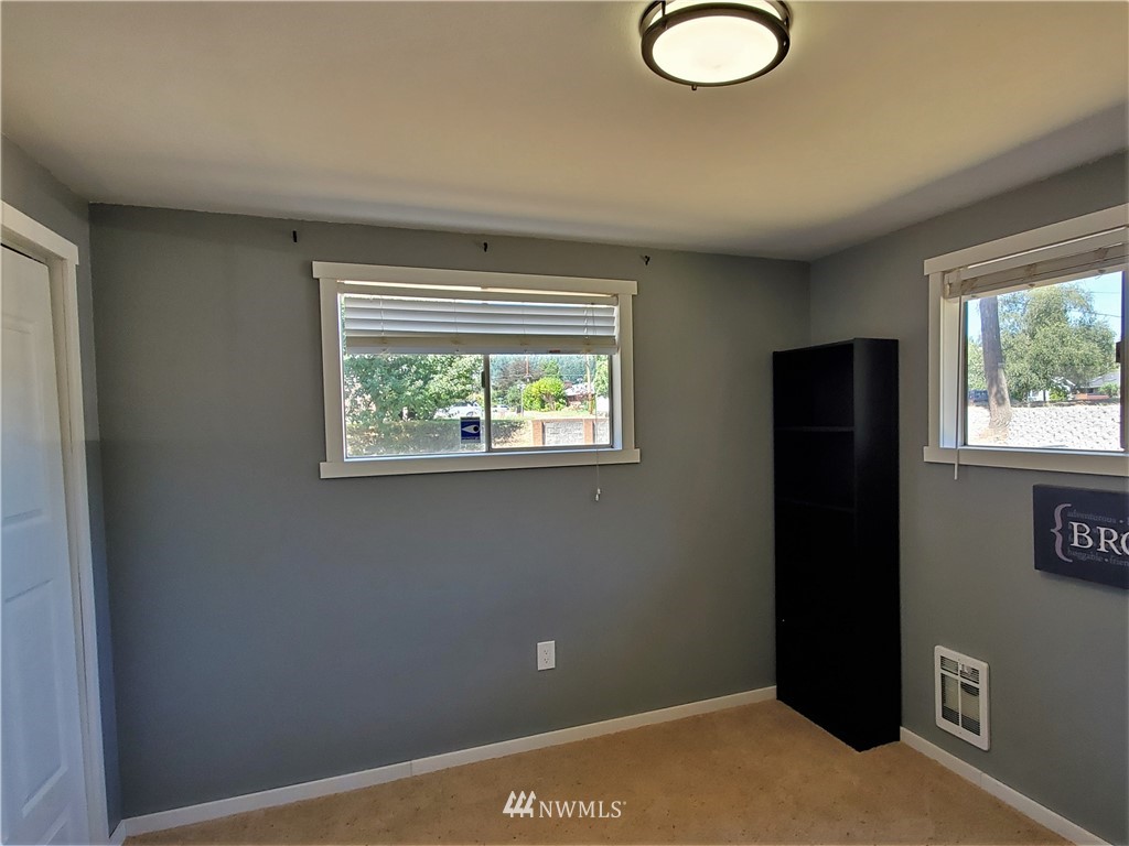 925 Southwest 16th Street Chehalis, WA 98532 - Photo 8 of 25 Gallery Image 8