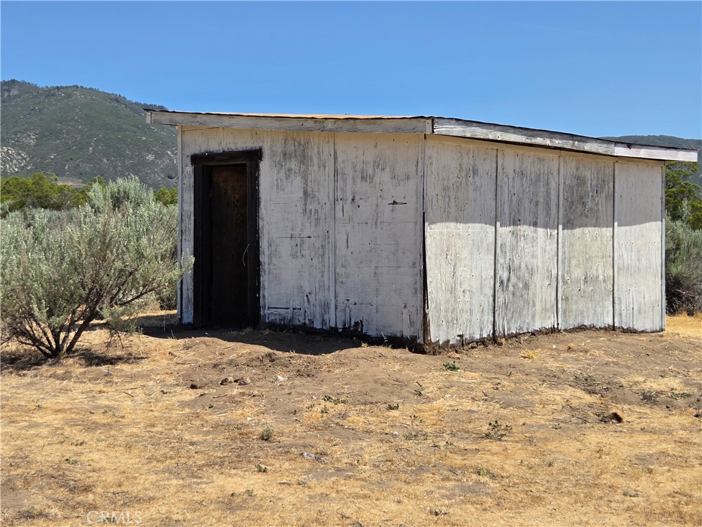 37230 Bautista Canyon Road Anza, CA 92539 - Photo 21 of 28 a backyard of a house