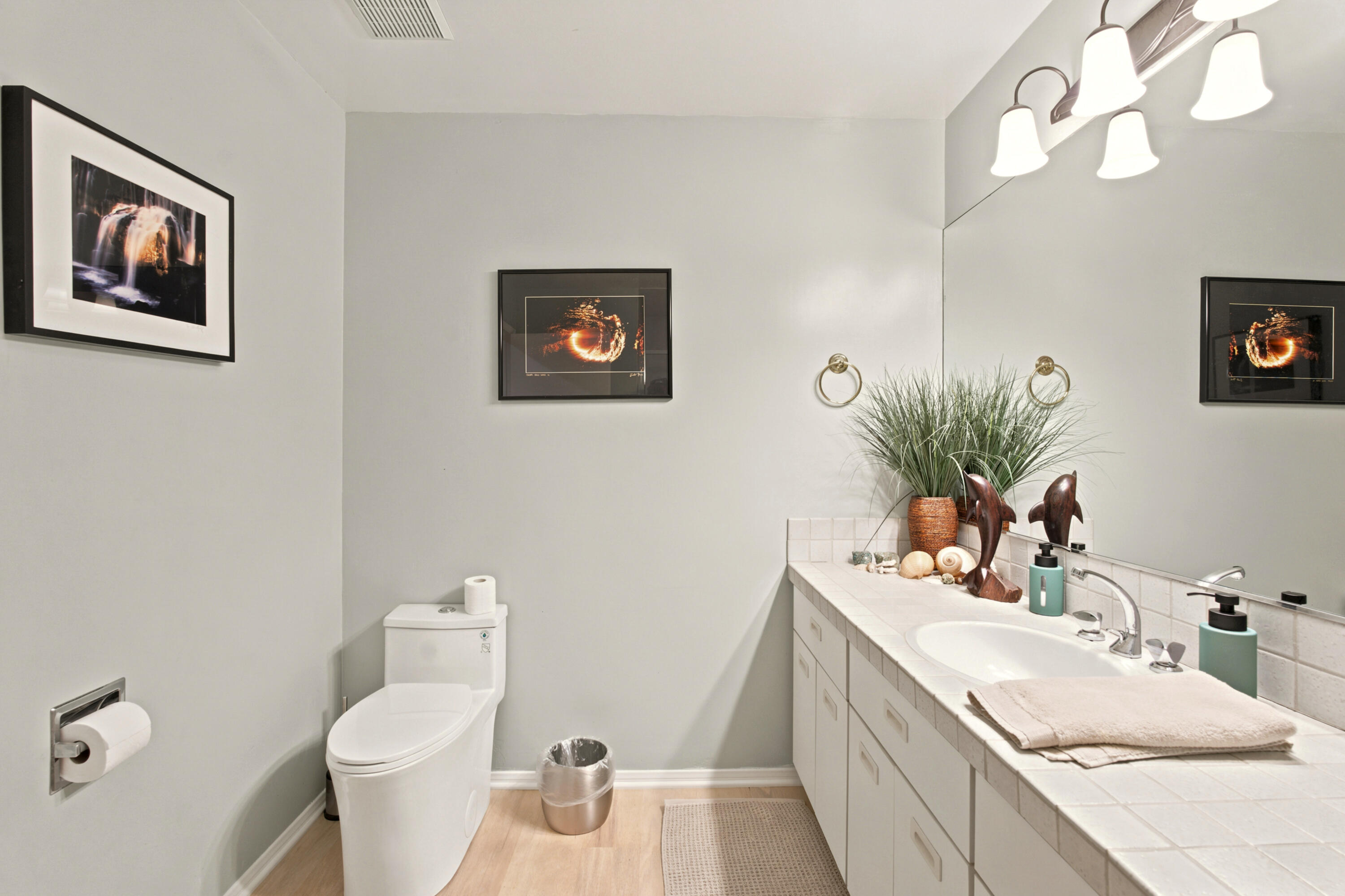 4 Rincon Point Lane Carpinteria, CA 93013 - Photo 5 of 31 Bathroom 1