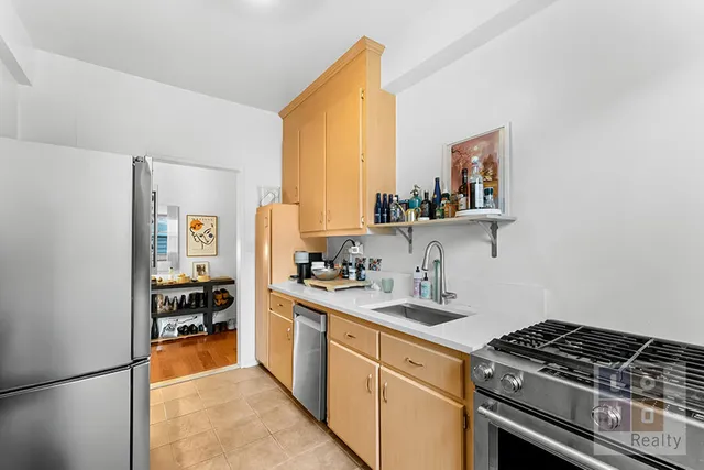 $575,000 | 550 Grand Street, Unit JGC | Lower East Side