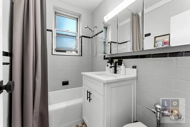 $575,000 | 550 Grand Street, Unit JGC | Lower East Side