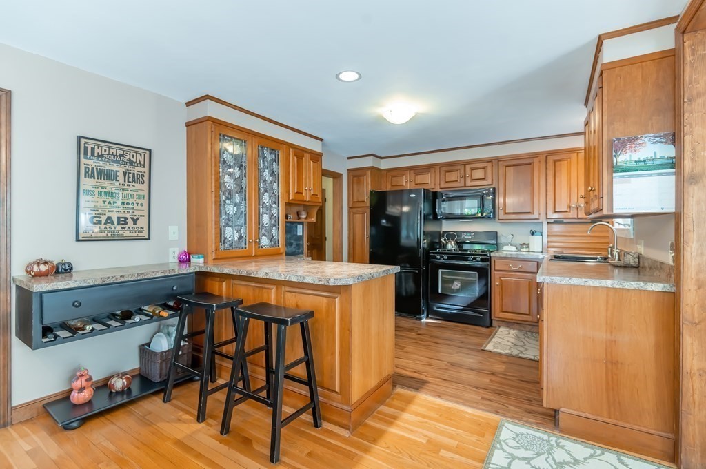 60 Dascomb Road Andover, MA 01810 - Photo 3 of 24 Gallery Image 3