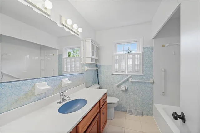 $299,000 | 10701 North Main Street, Kansas City, MO 64155