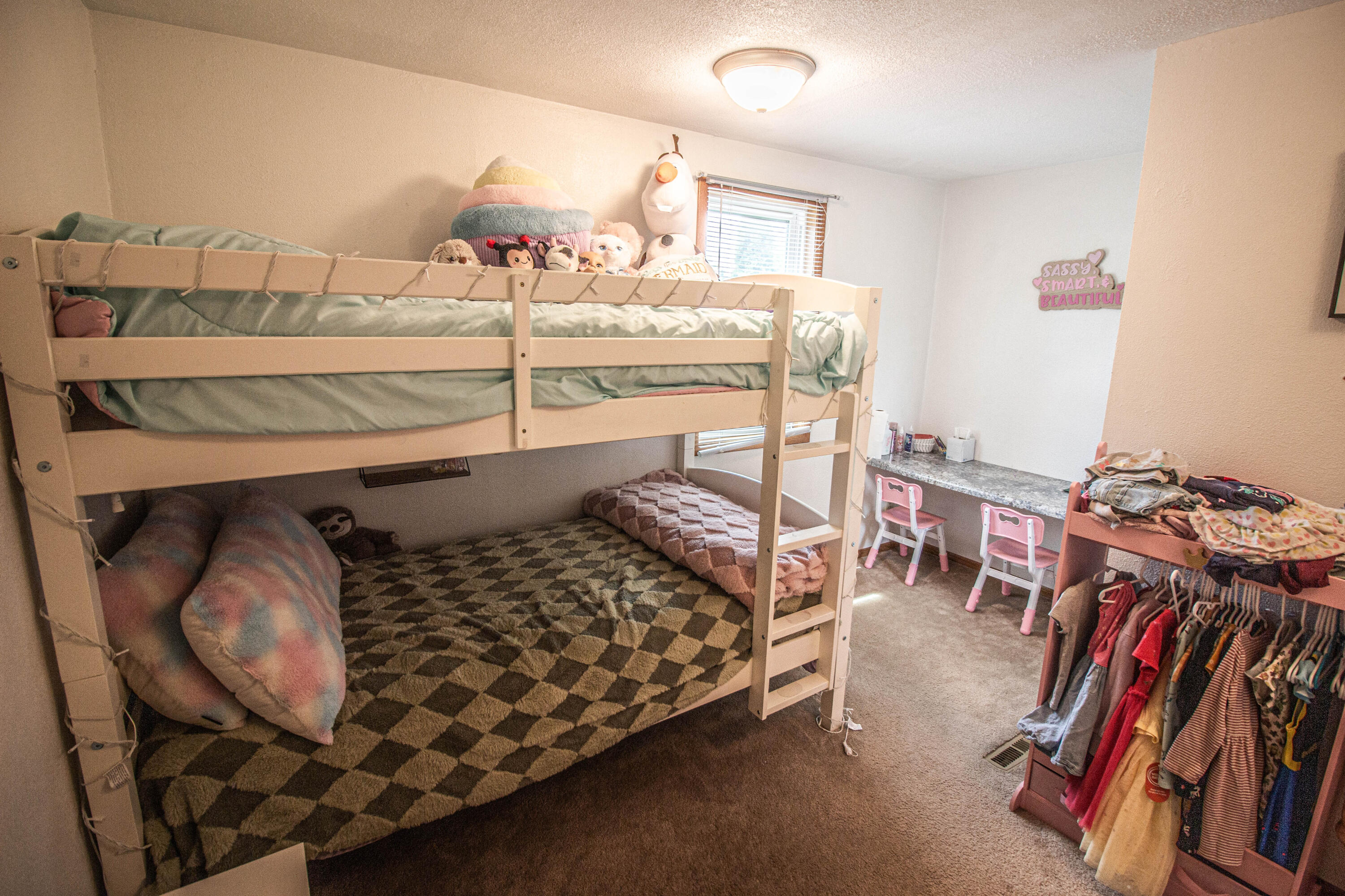 518 Steepleview Road, Unit 520 Newburg, WI 53095 - Photo 11 of 56 Right Side (518) - Bedroom