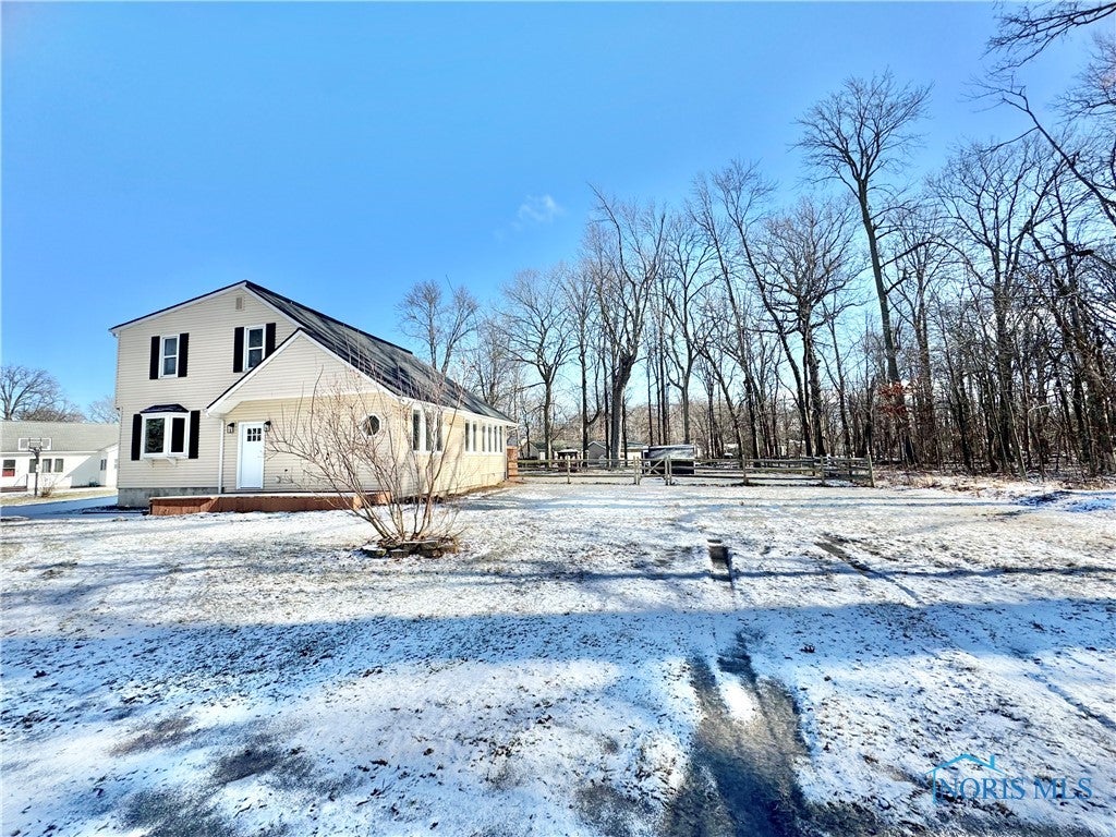 1810 James Road Oregon, OH 43616 - Photo 5 of 48 Gallery Image 5