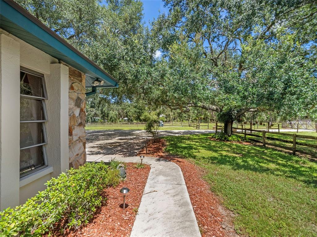 5344 Howard Creek Road Sarasota, FL 34241 - Photo 37 of 96 Gallery Image 37