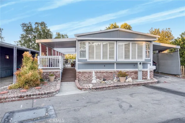$385,000 | 4201 Topanga Canyon Boulevard, Unit 147, Woodland Hills, CA 91364