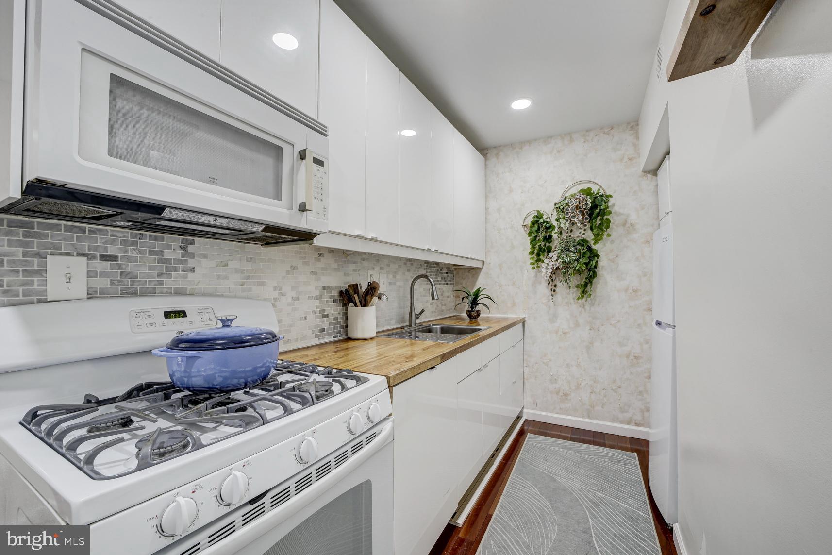 1669 Columbia Road Northwest, Unit 304 Washington, DC 20009 - Photo 12 of 19 Gallery Image 12