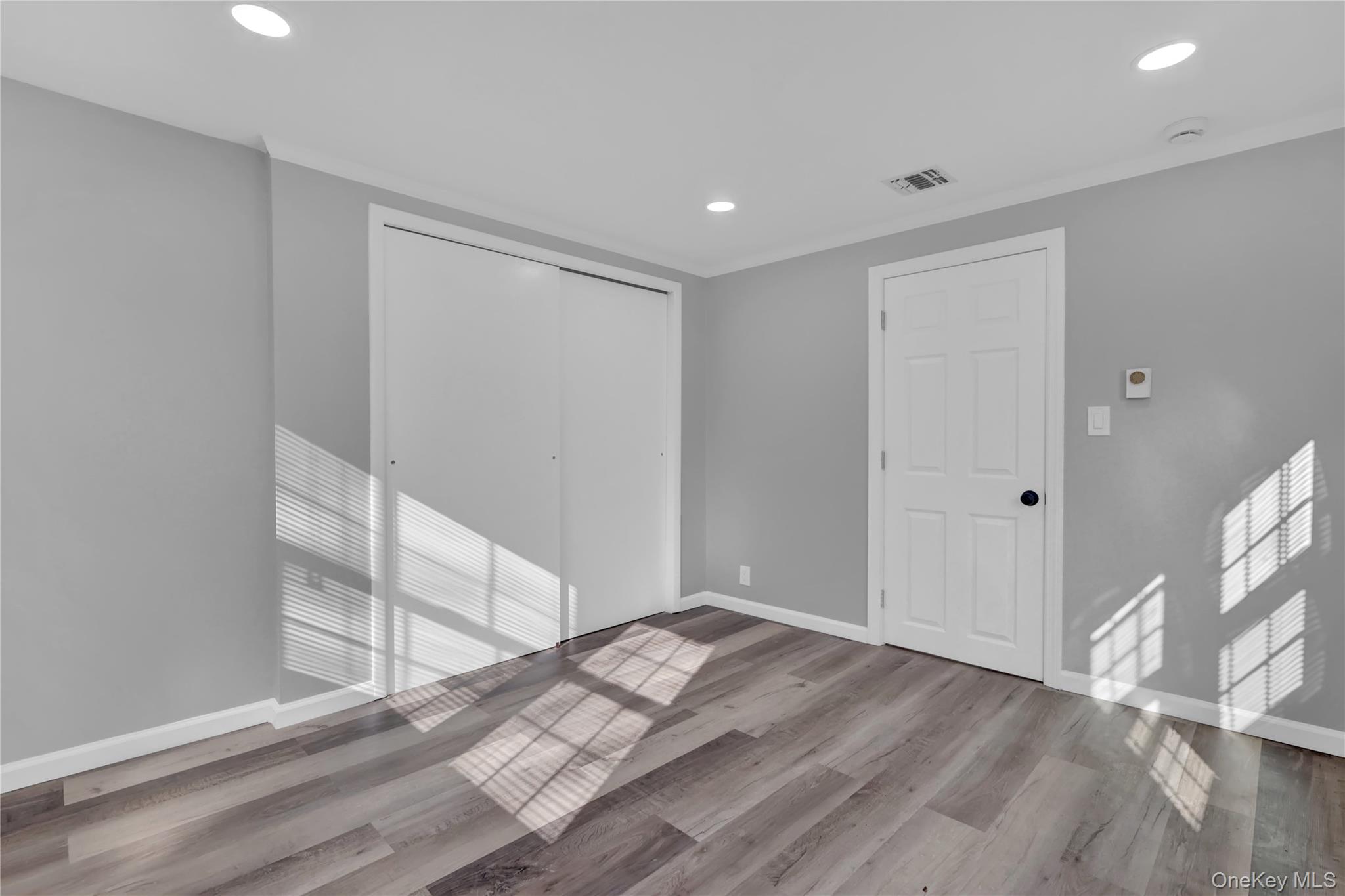 81 Oakside Road Smithtown, NY 11787 - Photo 15 of 21