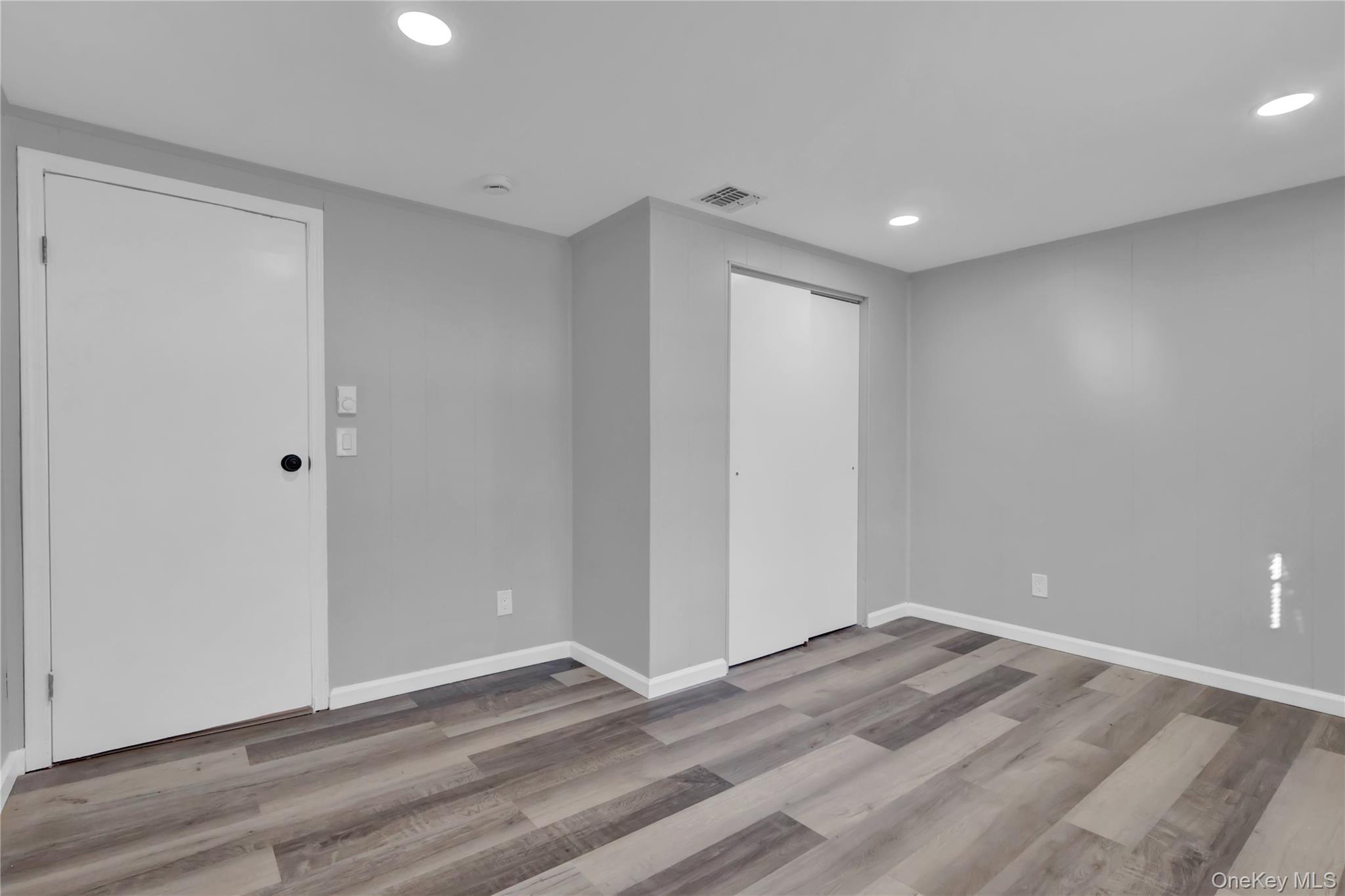 81 Oakside Road Smithtown, NY 11787 - Photo 17 of 21