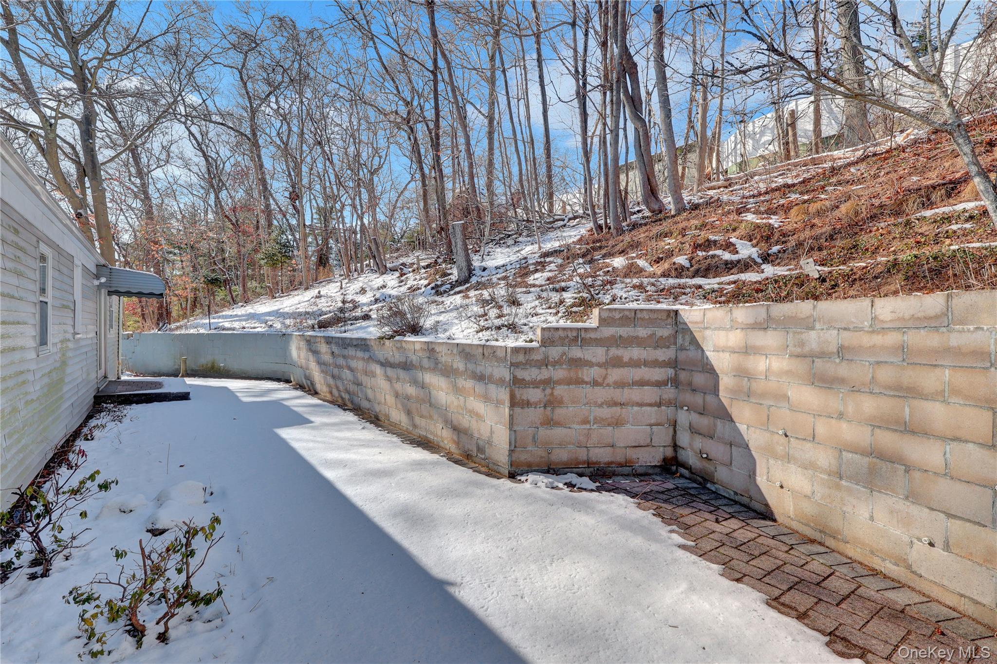 81 Oakside Road Smithtown, NY 11787 - Photo 4 of 21