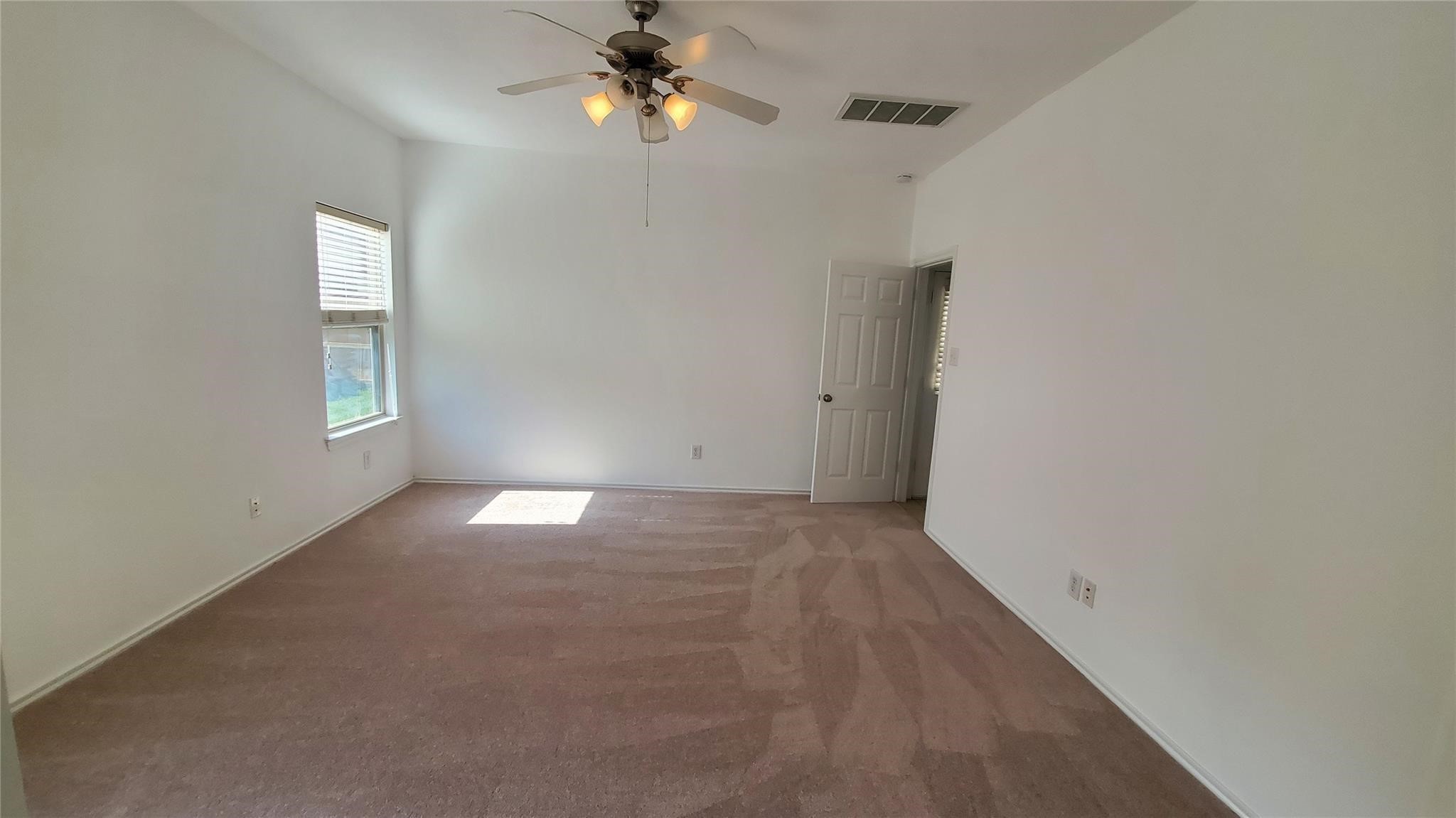 2814 Silver Point Lane Rosharon, TX 77583 - Photo 10 of 28 Gallery Image 10
