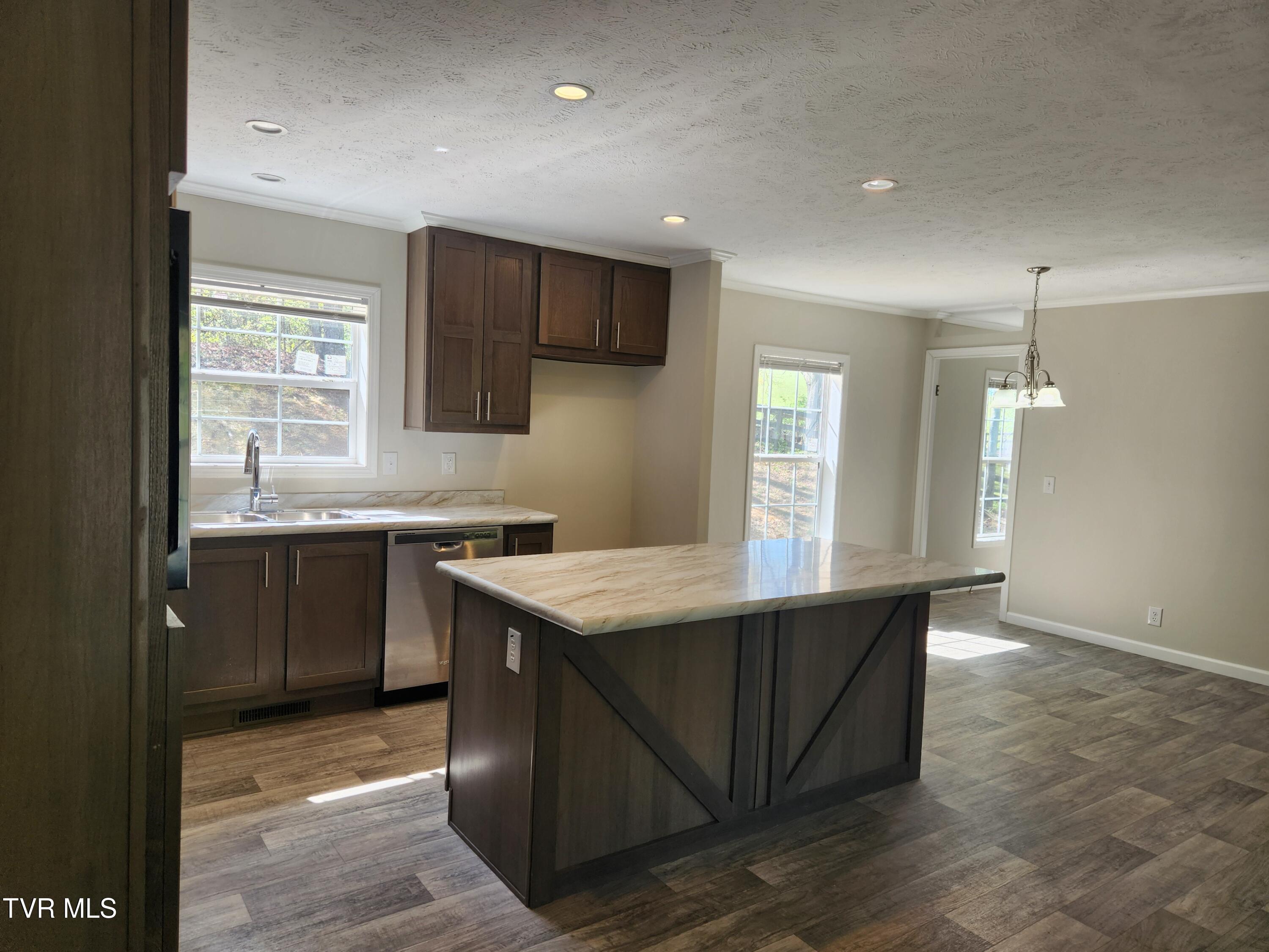 8460 Reedy Creek Road Bristol, VA 24202 - Photo 5 of 19 20260421_110019
