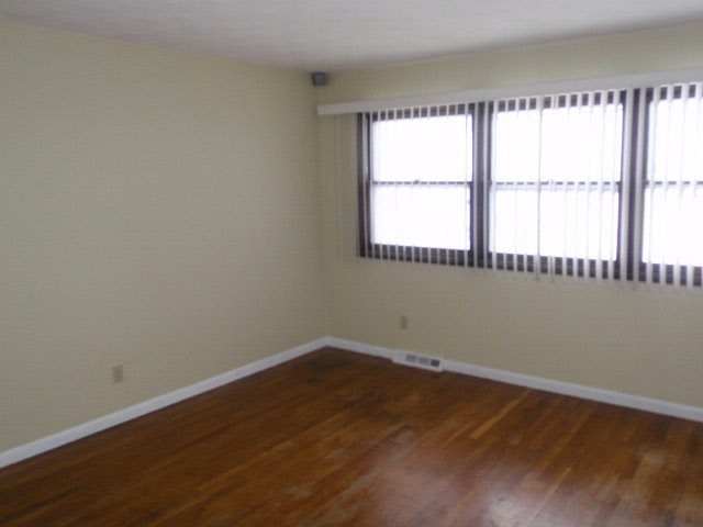 9910 West County Road Pendleton, IN 46064 - Photo 8 of 12 Gallery Image 8