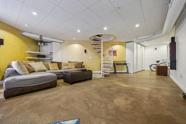 $299,900 | 1541 North Jefferson Street, Unit 209, Milwaukee, WI 53202