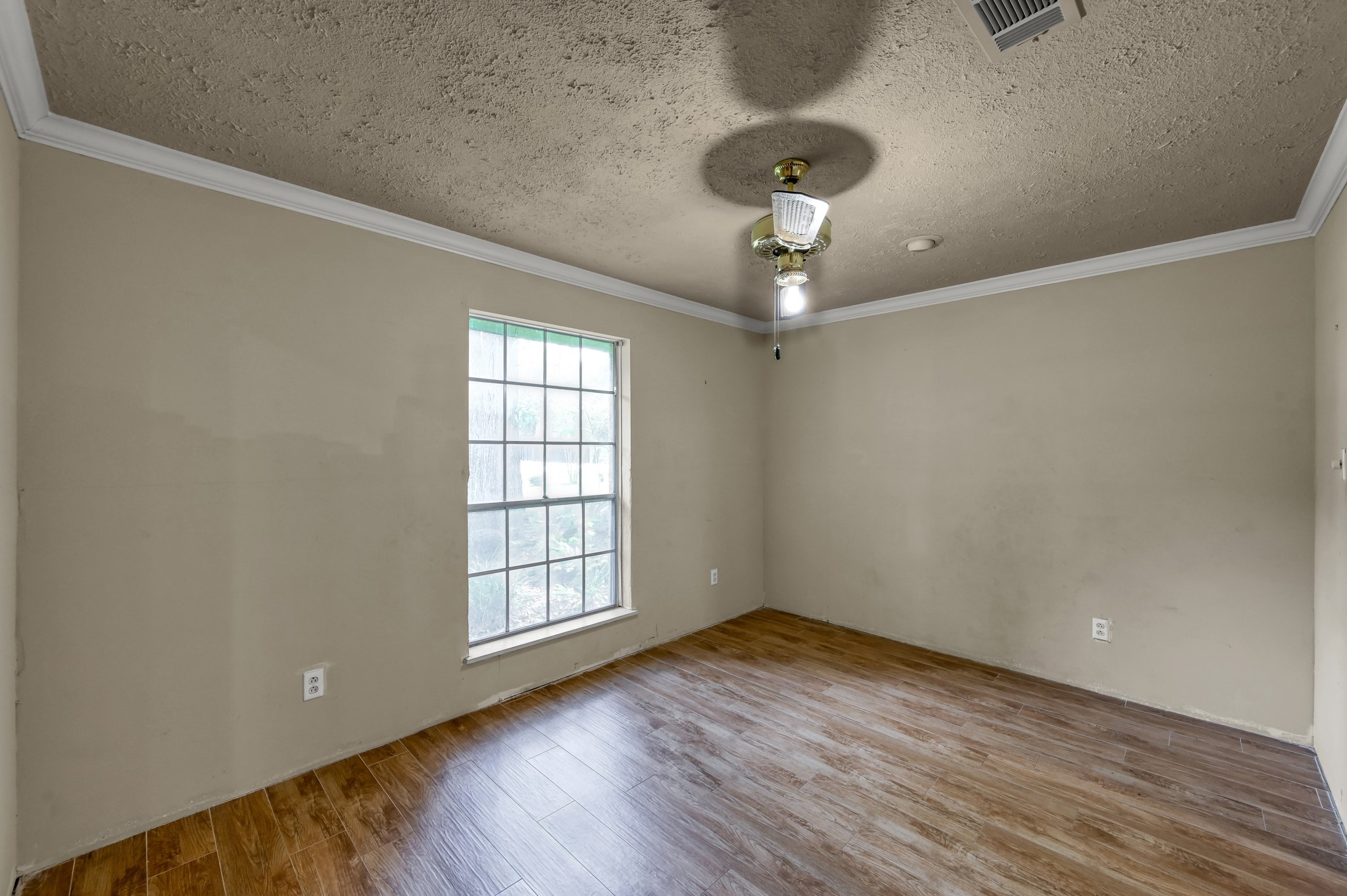 2207 Arendale Lane Spring, TX 77386 - Photo 17 of 30 View of secondary bedroom.