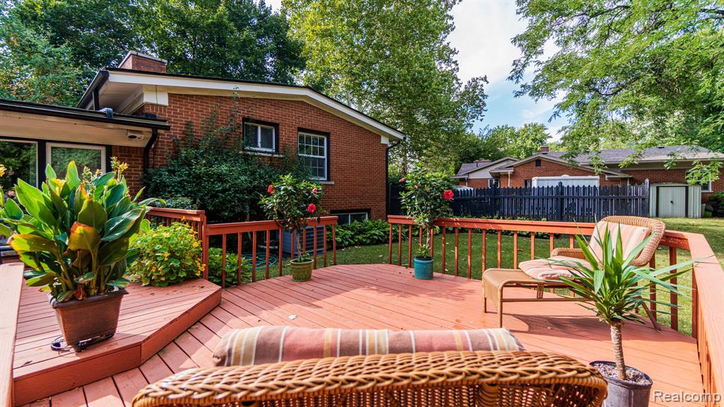 28012 Ridgebrook Road Farmington Hills, MI 48334 - Photo 40 of 43