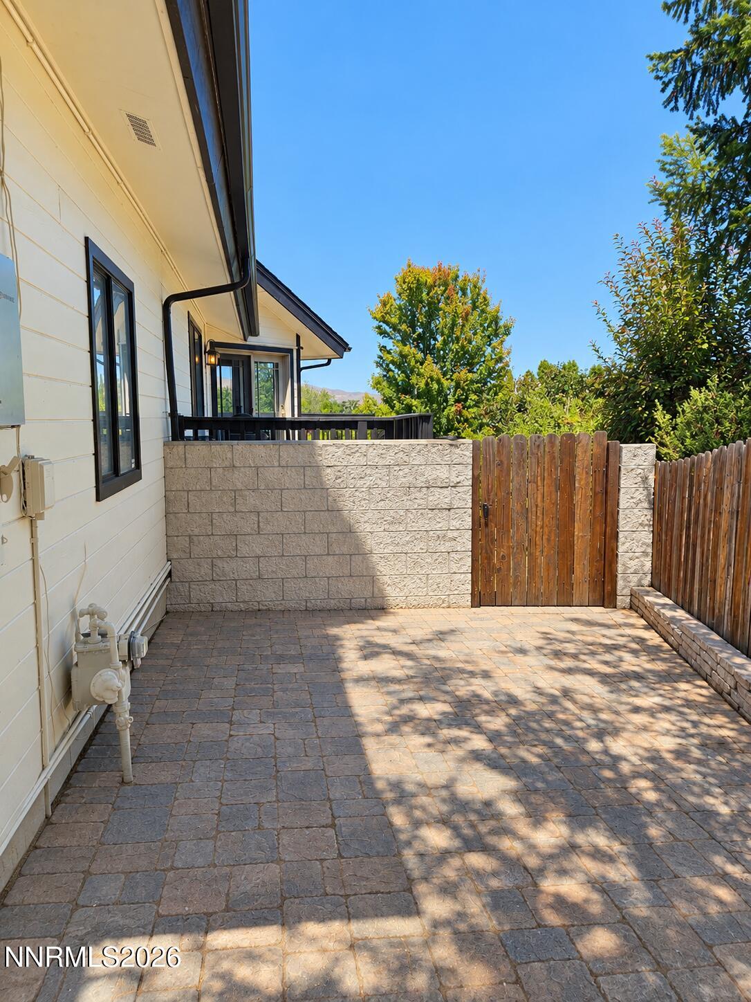 2990 Rustic Manor Circle Reno, NV 89509 - Photo 4 of 64 1000011303
