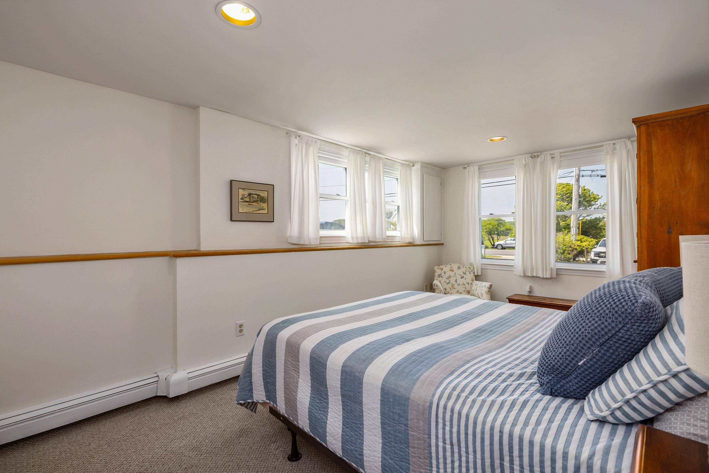 1304 Ocean Boulevard Rye, NH 03870 - Photo 21 of 40