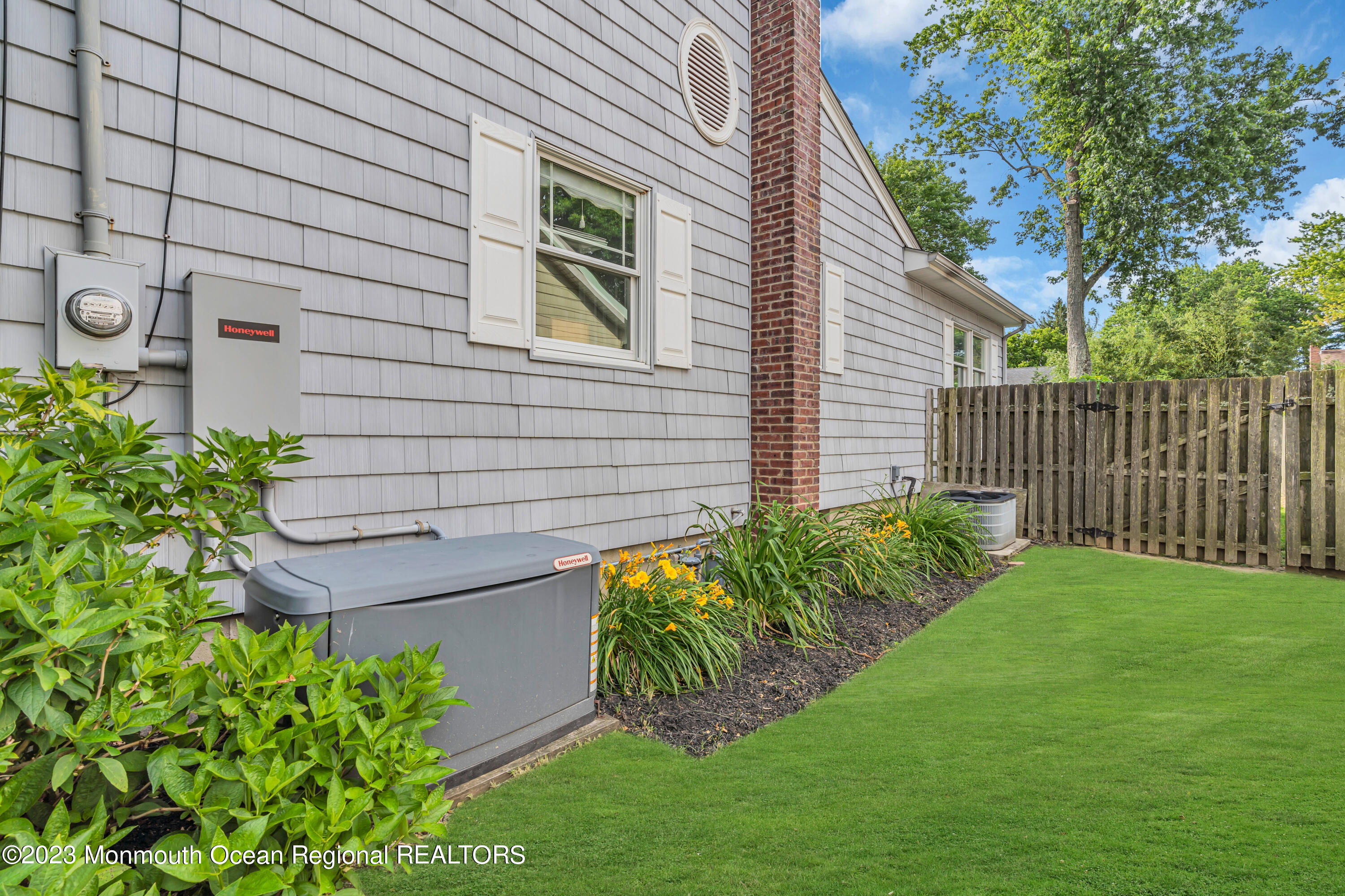 292 Edgemoor Road Belford, NJ 07718 - Photo 6 of 55 006_dsc02489-1
