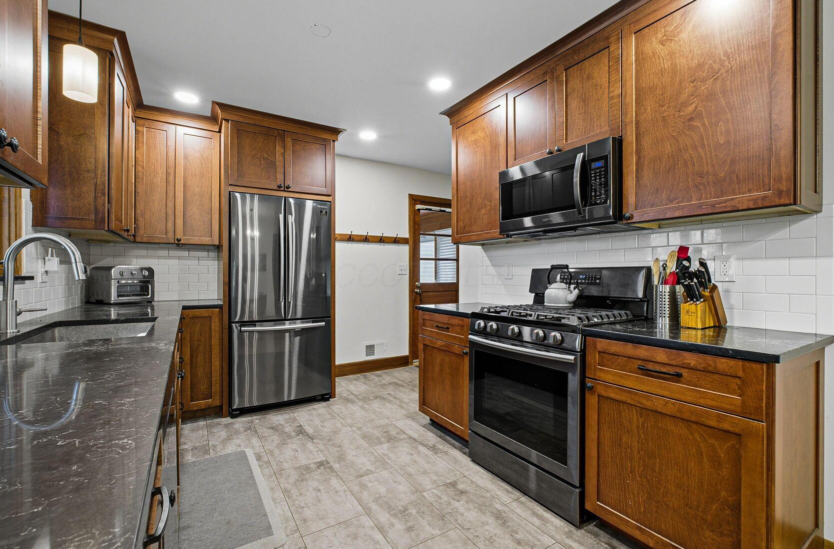 2620 Wildwood Road Columbus, OH 43231 - Photo 9 of 39 18-web-or-mls-Jenne Ross - 2620 Wildwood