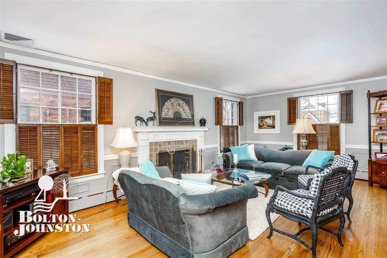 652 Lincoln Road Grosse Pointe, MI 48230 - Photo 10 of 43 Living Room