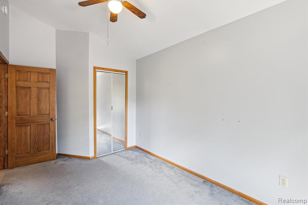 29043 Grix Road New Boston, MI 48164 - Photo 18 of 41