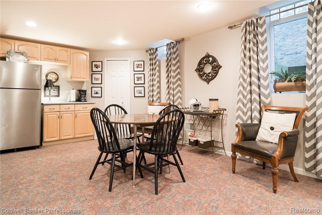 3724 Newcastle Drive Rochester, MI 48306 - Photo 30 of 39 3724-Newcastle-Dr-29.jpg