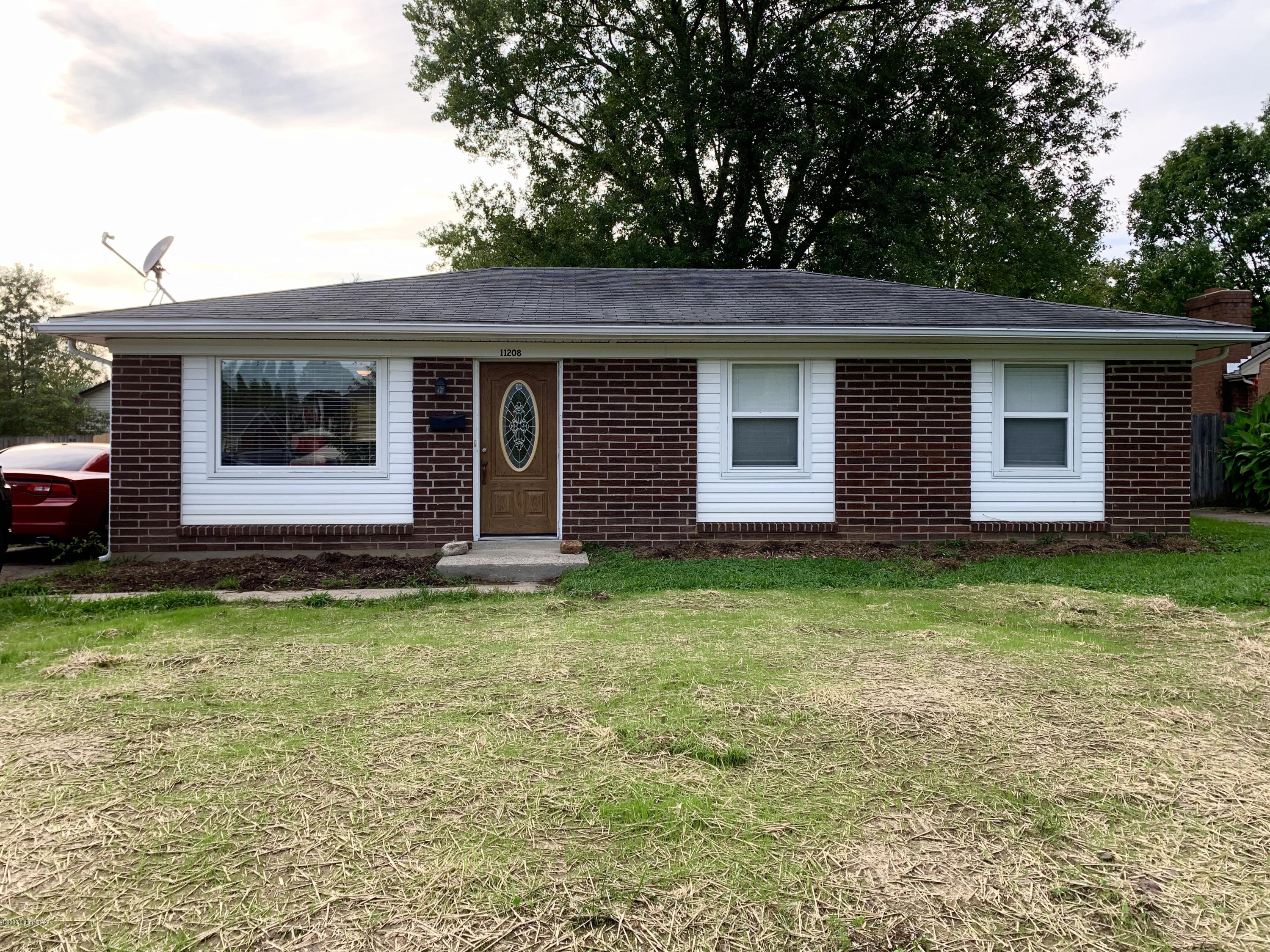 11208 Torrington Road Louisville, KY 40272 - Photo 2 of 19 02D3A18A-35A9-49B9-AB59-67D3D677D5A4