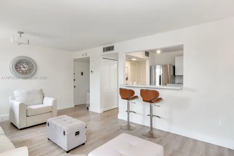 $300,000 | 1250 Alton Road, Unit 3A, Miami Beach, FL 33139