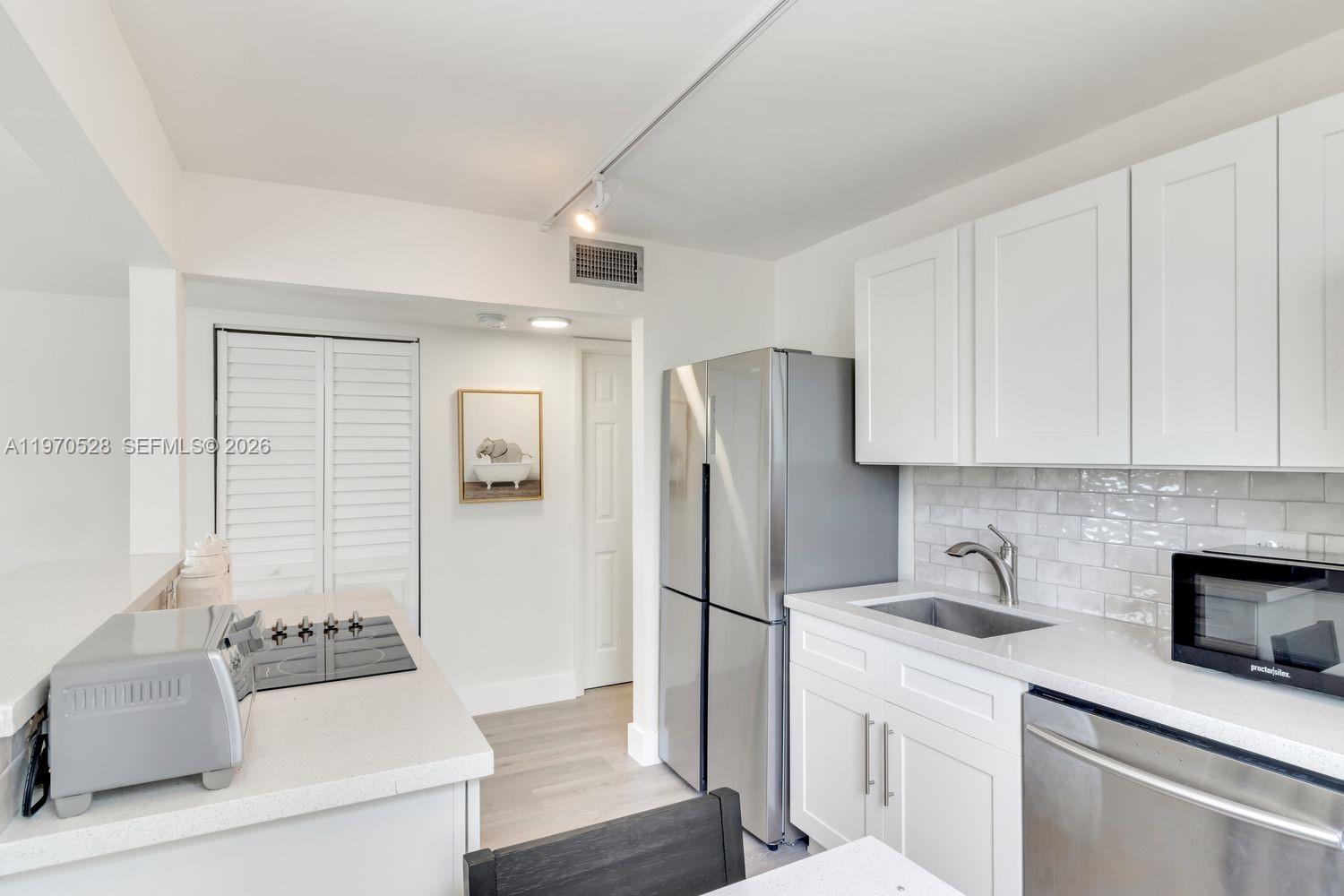 1250 Alton Road, Unit 3A Miami Beach, FL 33139 - Photo 6 of 10