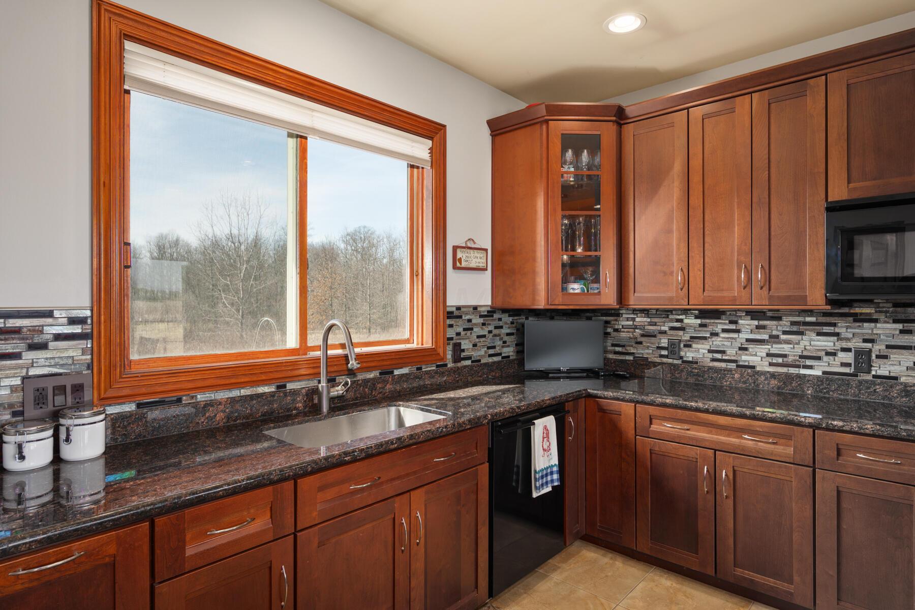 1649 Lawrence Road Delaware, OH 43015 - Photo 17 of 55 Kitchen 5