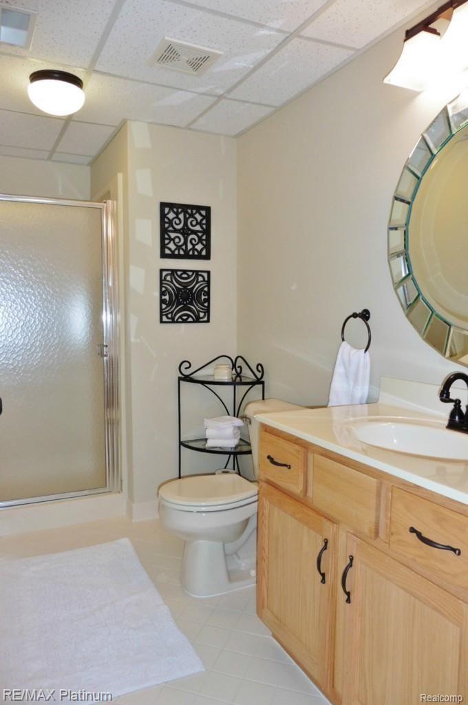 62622 Raleigh Court, Unit 2 South Lyon, MI 48178 - Photo 14 of 16 2nd Bathroom.jpg