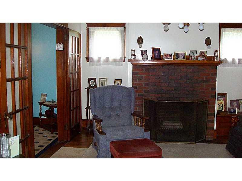 98 Broadturn Road Scarborough, ME 04074 - Photo 8 of 14 Living Room.