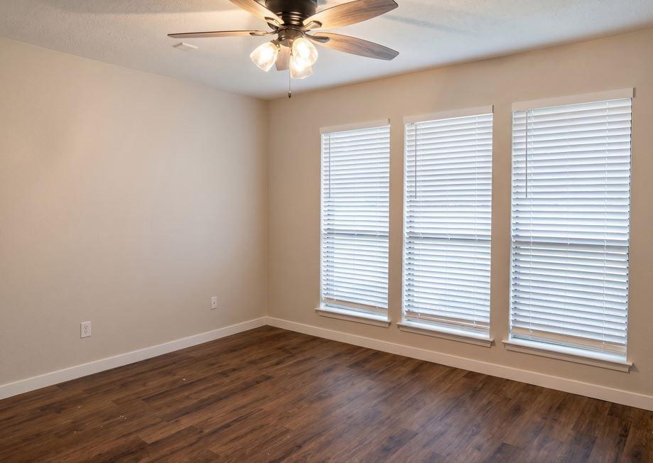 728 Cory Street Grapevine, TX 76051 - Photo 7 of 16
