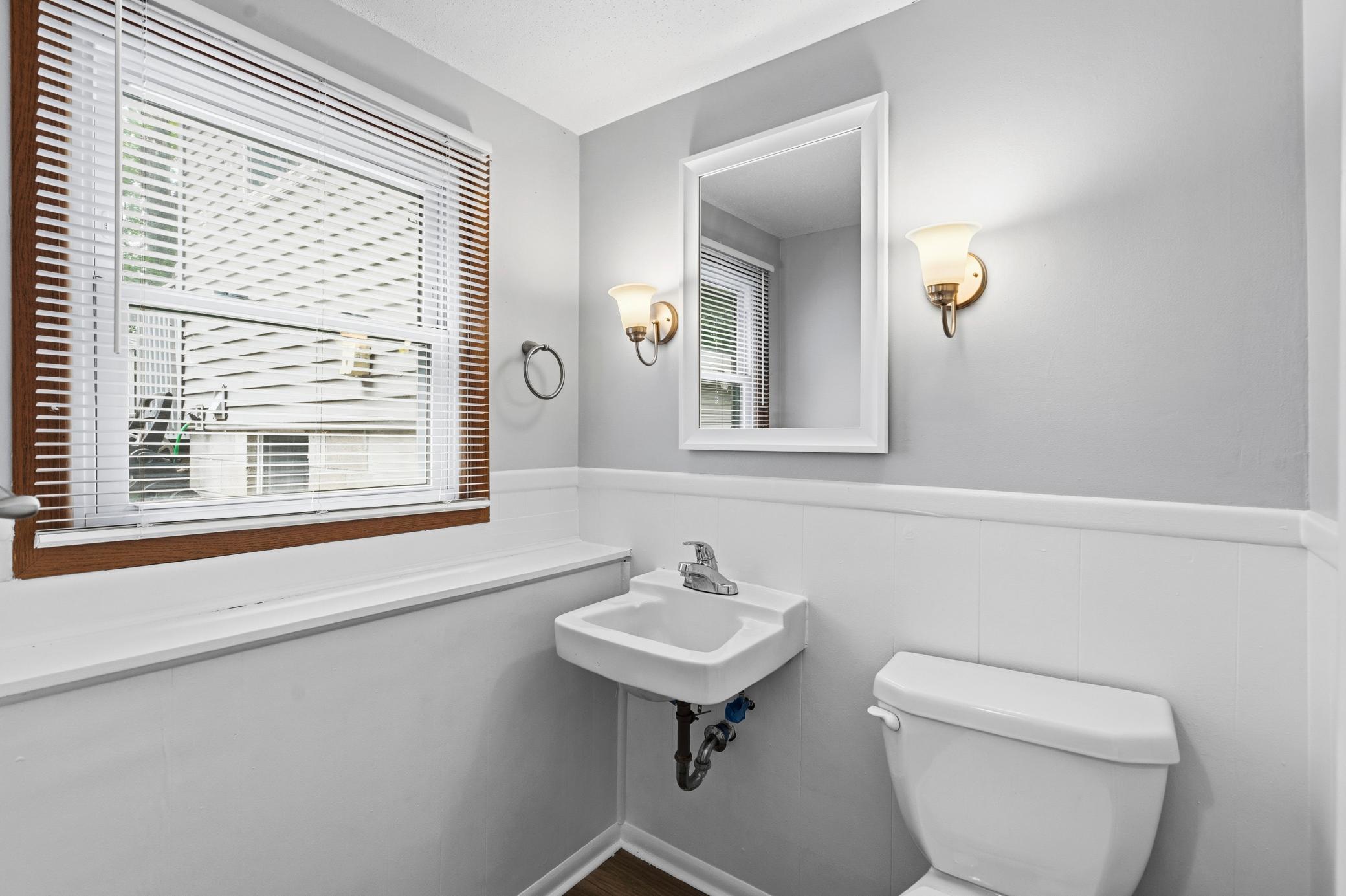 10500 Vessey Road Bloomington, MN 55437 - Photo 22 of 45 Gallery Image 22