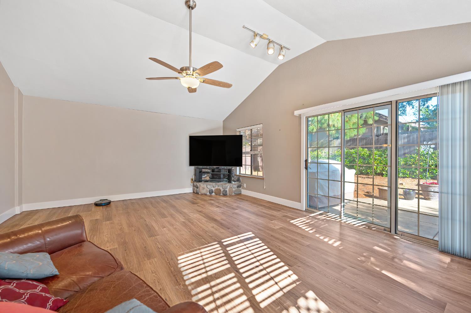 9077 Westeria Way Orangevale, CA 95662 - Photo 27 of 50