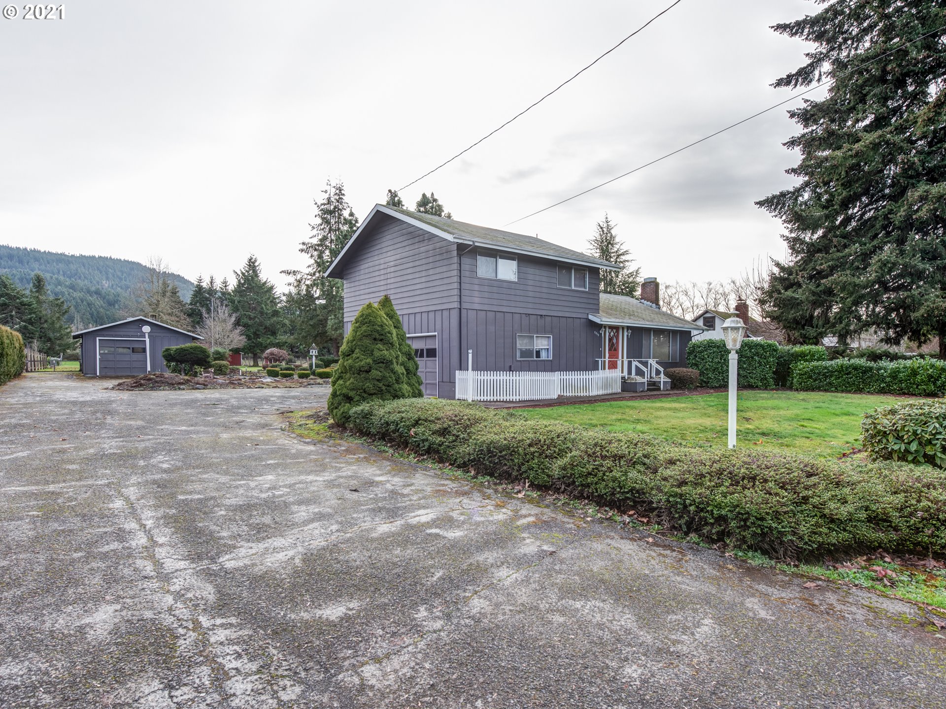 7415 Thurston Road Springfield, OR 97478 - Photo 2 of 29 Gallery Image 2