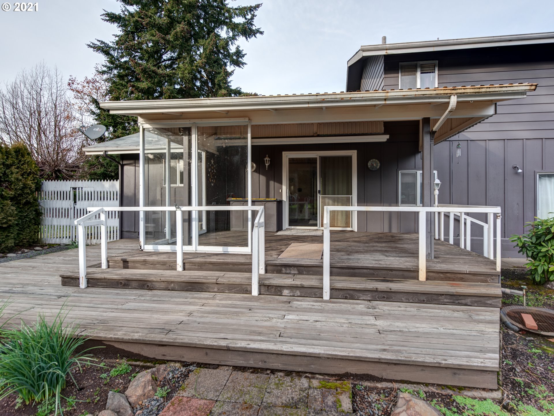7415 Thurston Road Springfield, OR 97478 - Photo 3 of 29 Gallery Image 3