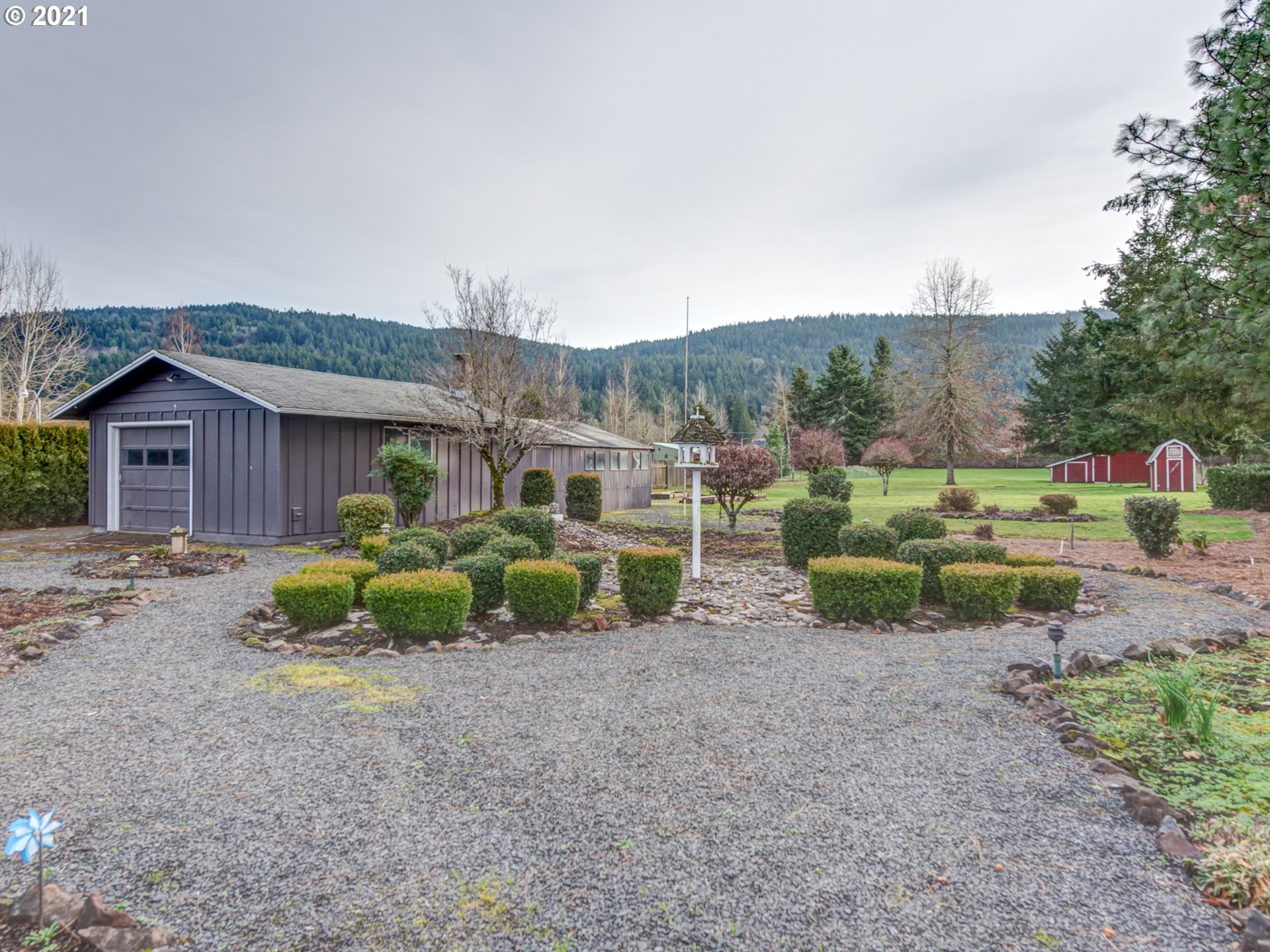 7415 Thurston Road Springfield, OR 97478 - Photo 4 of 29 Gallery Image 4