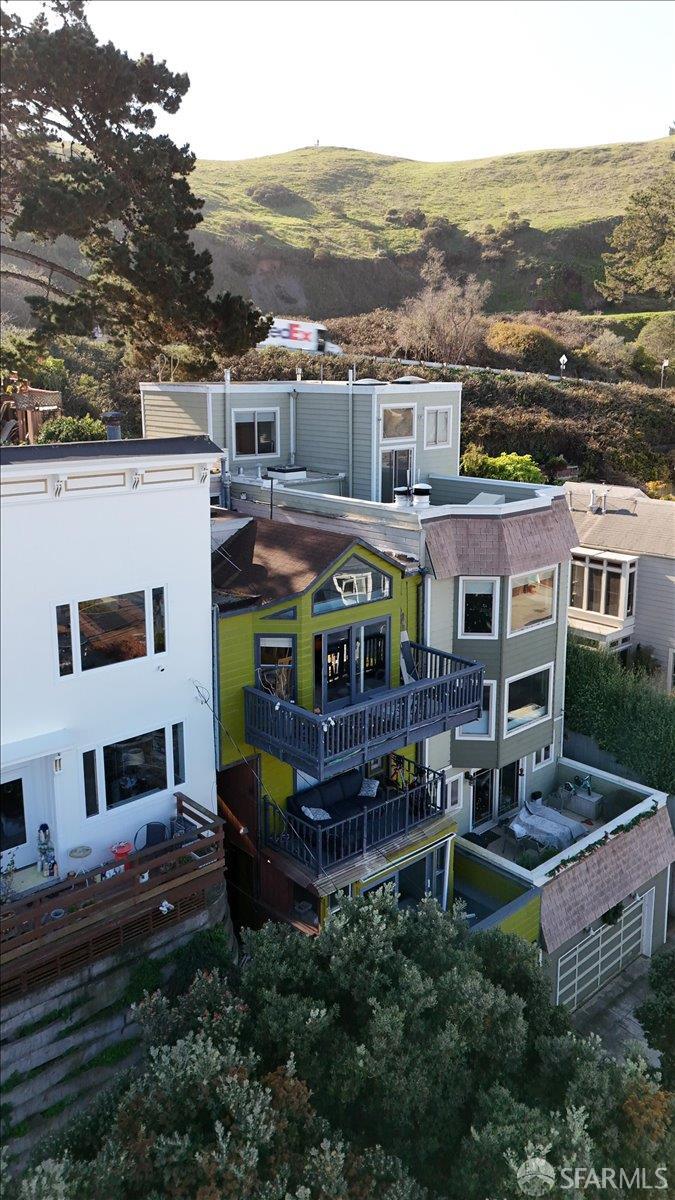 130 Ripley Street San Francisco, CA 94110 - Photo 3 of 69 an aerial view of multiple house