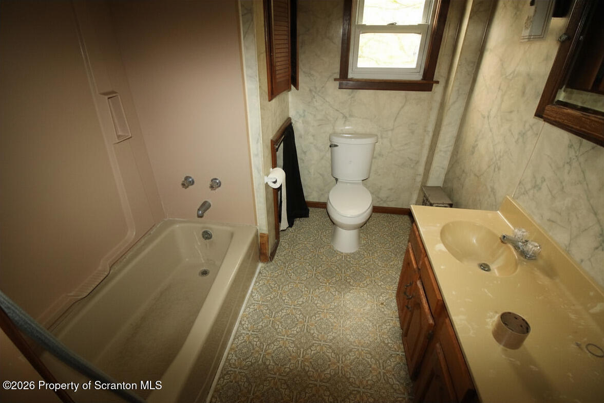 437 Phelps Street Scranton, PA 18509 - Photo 8 of 11 e75d8998-da3a-4b7b-abc1-e37276ae04f8