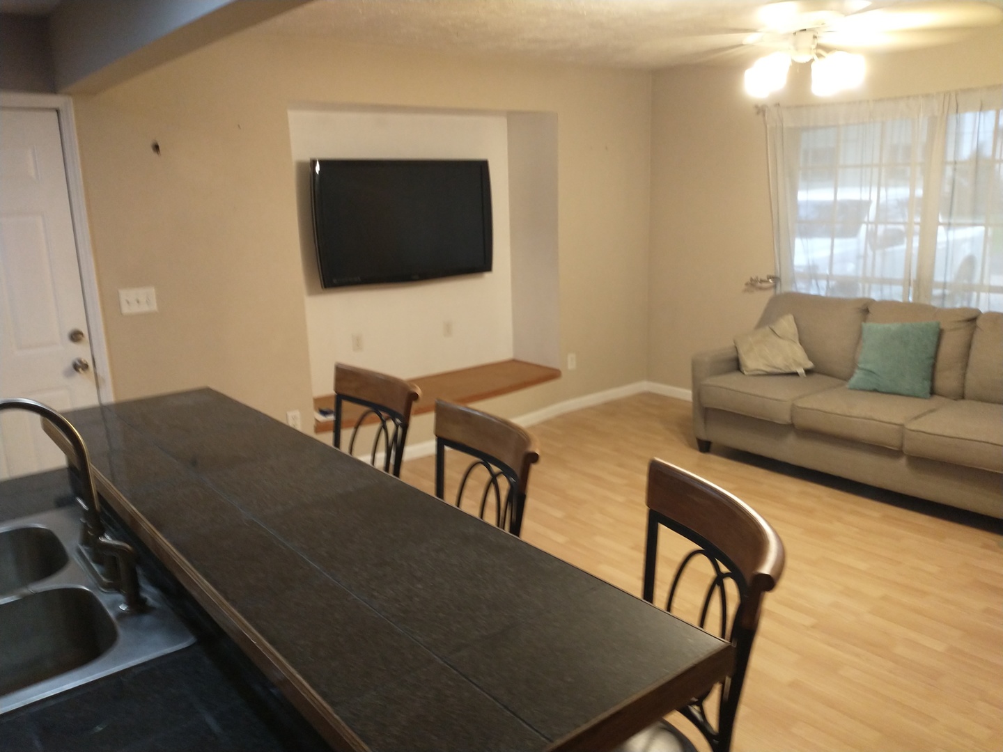 403 Cedar Street Delavan, IL 61734 - Photo 4 of 28 Gallery Image 4